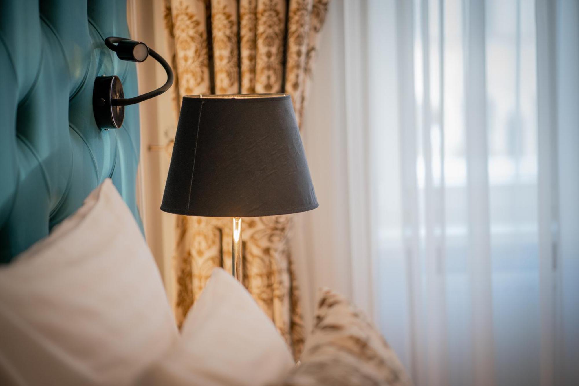 Golden Key Boutique Hotel カルロヴィ・ヴァリ エクステリア 写真
