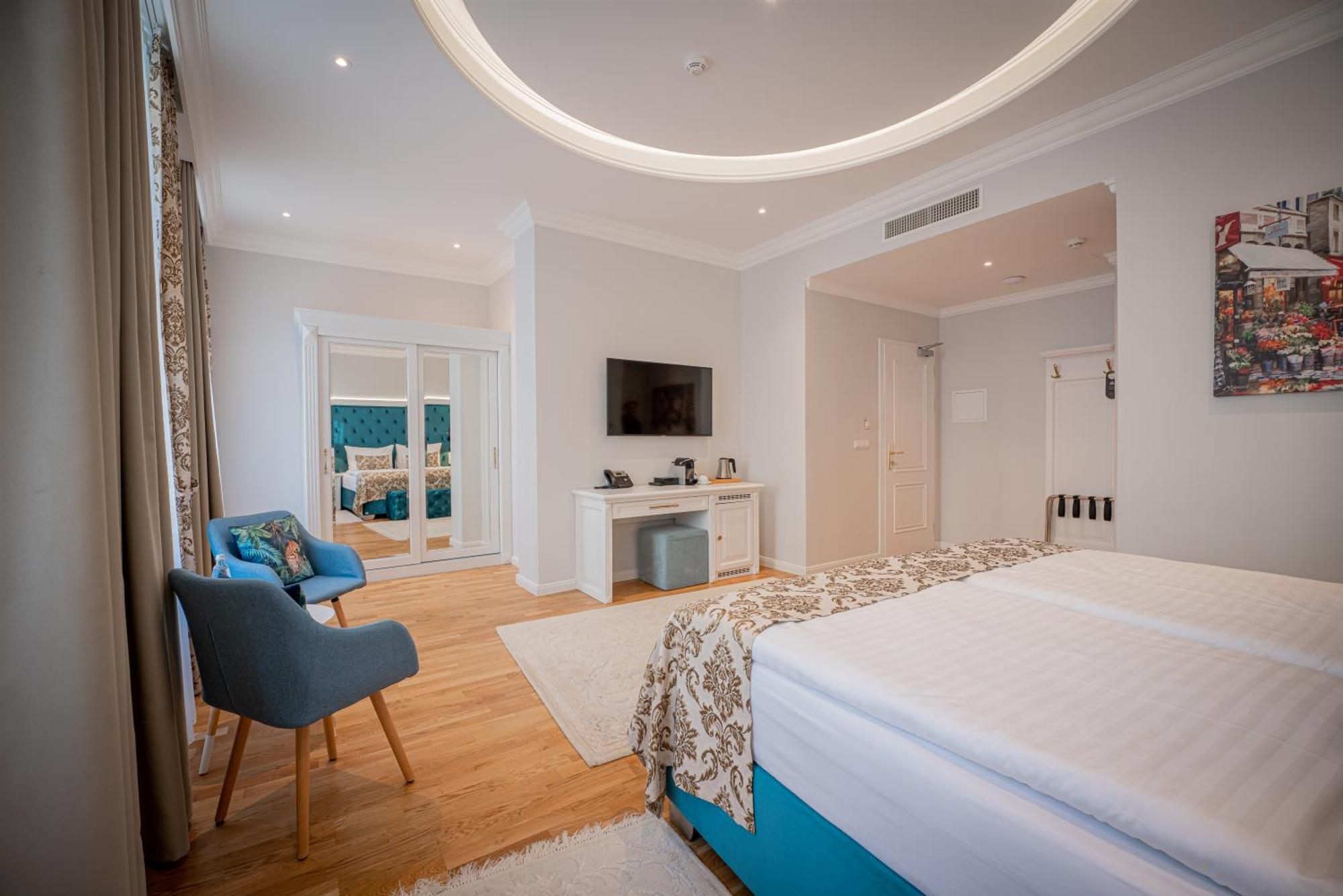 Golden Key Boutique Hotel カルロヴィ・ヴァリ エクステリア 写真
