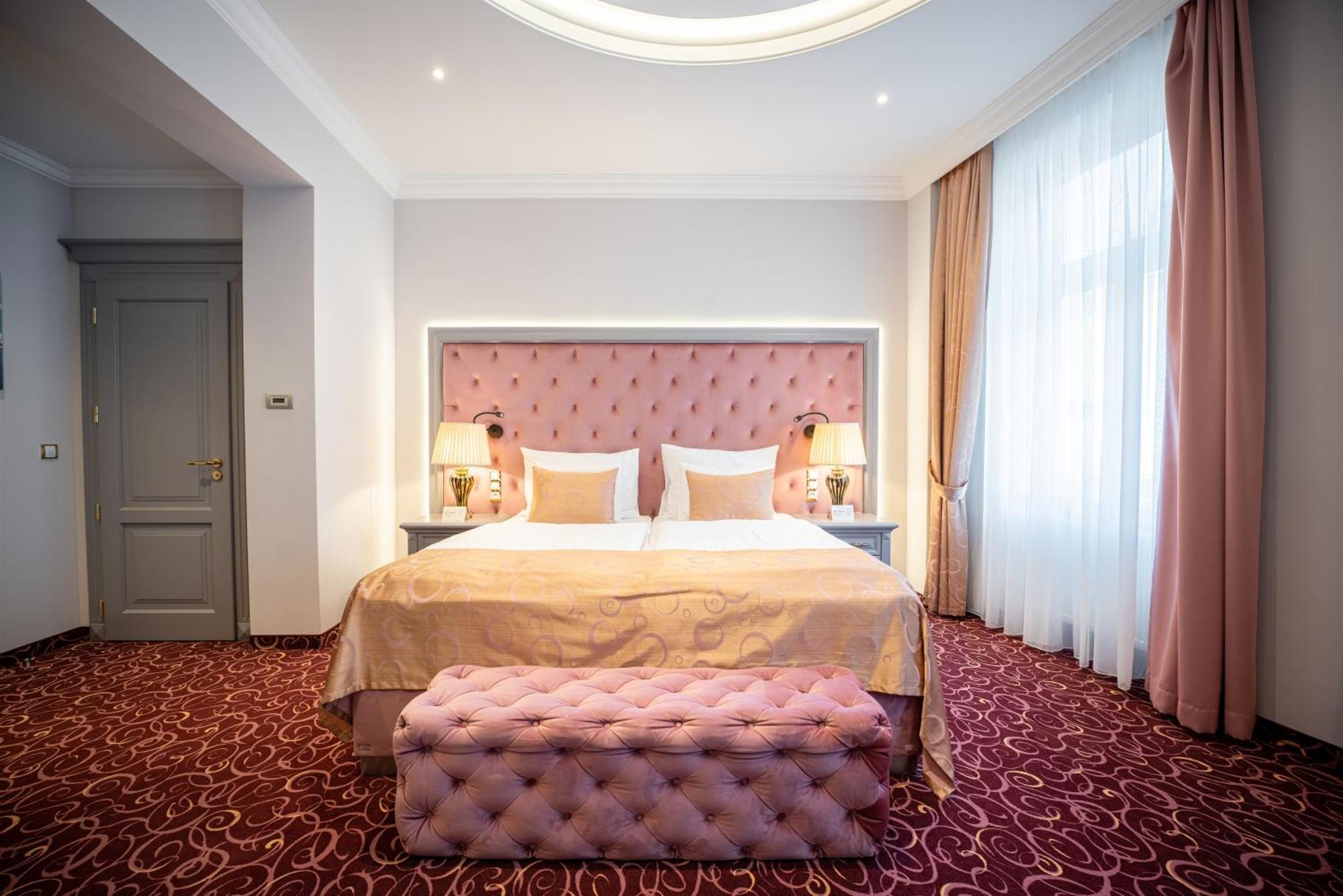 Golden Key Boutique Hotel カルロヴィ・ヴァリ エクステリア 写真