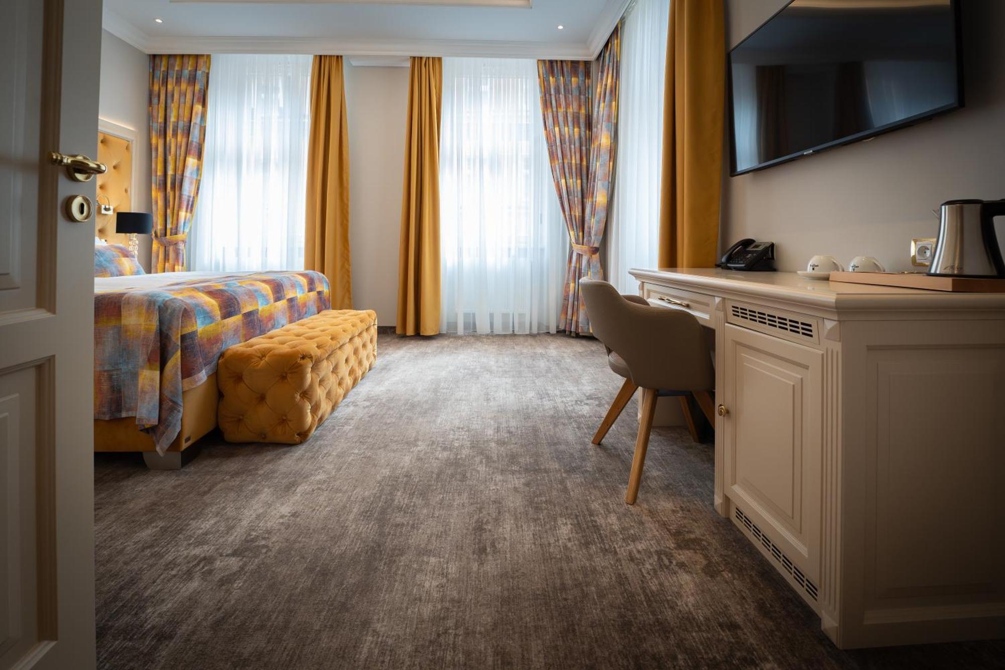 Golden Key Boutique Hotel カルロヴィ・ヴァリ エクステリア 写真