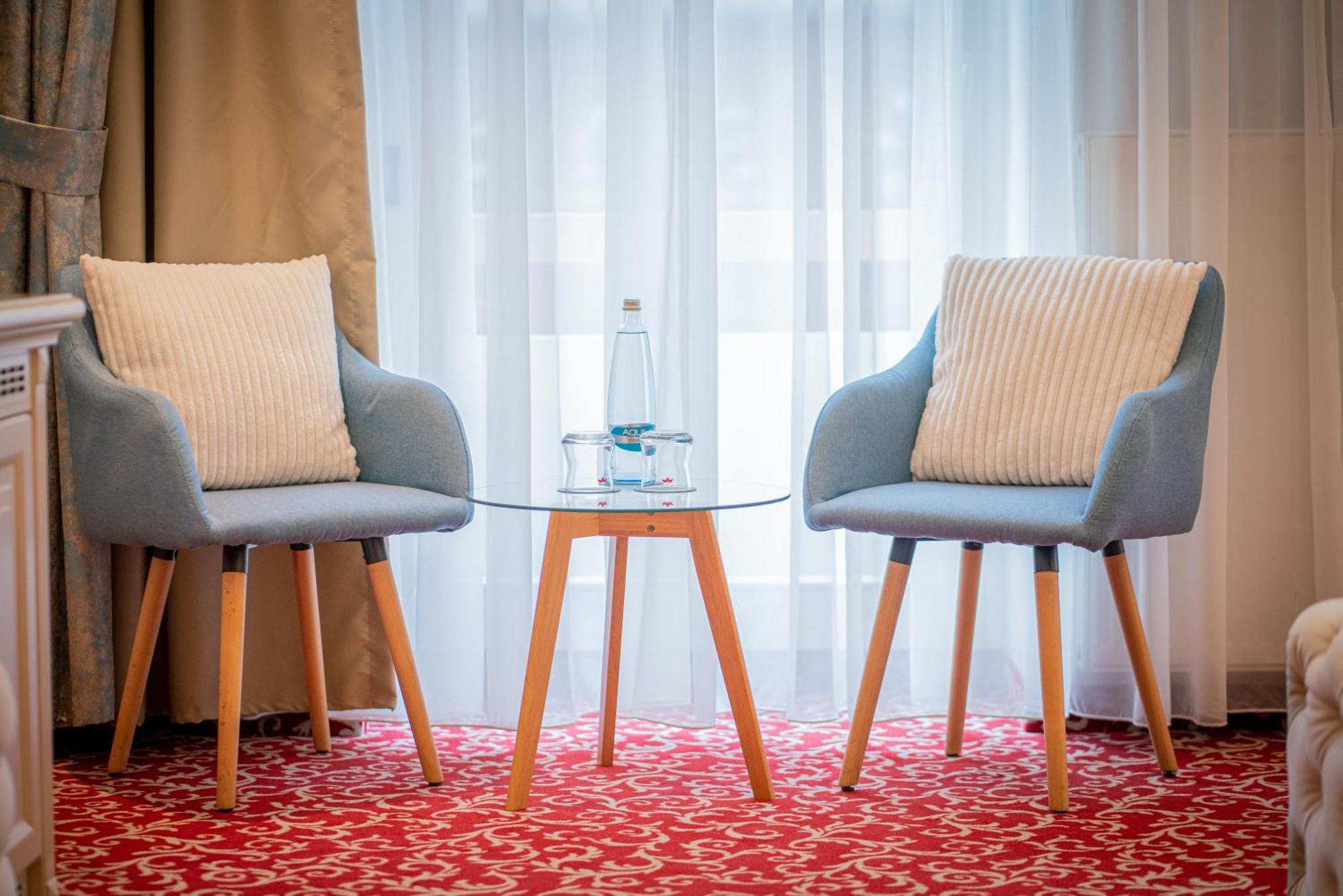 Golden Key Boutique Hotel カルロヴィ・ヴァリ エクステリア 写真