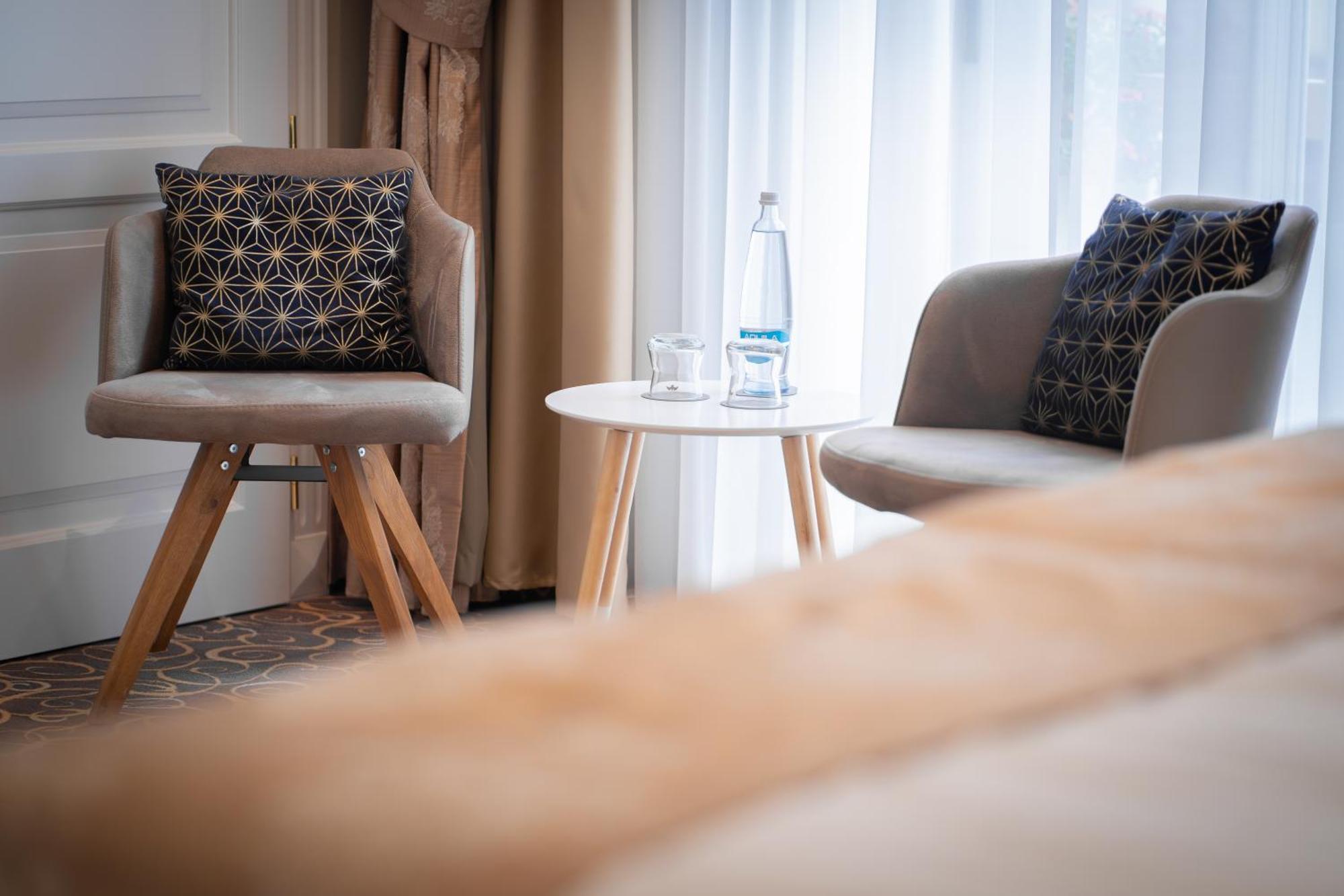 Golden Key Boutique Hotel カルロヴィ・ヴァリ エクステリア 写真